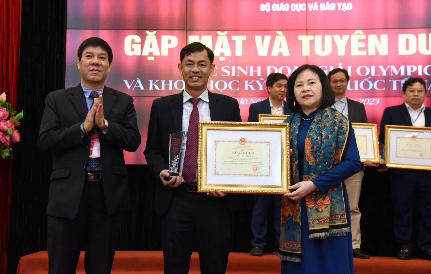 Ảnh: Xuân Quý Bộ GD-ĐT vinh danh học sinh đoạt giải Olympic và Khoa học kỹ thuật quốc tế năm 2023 -3
