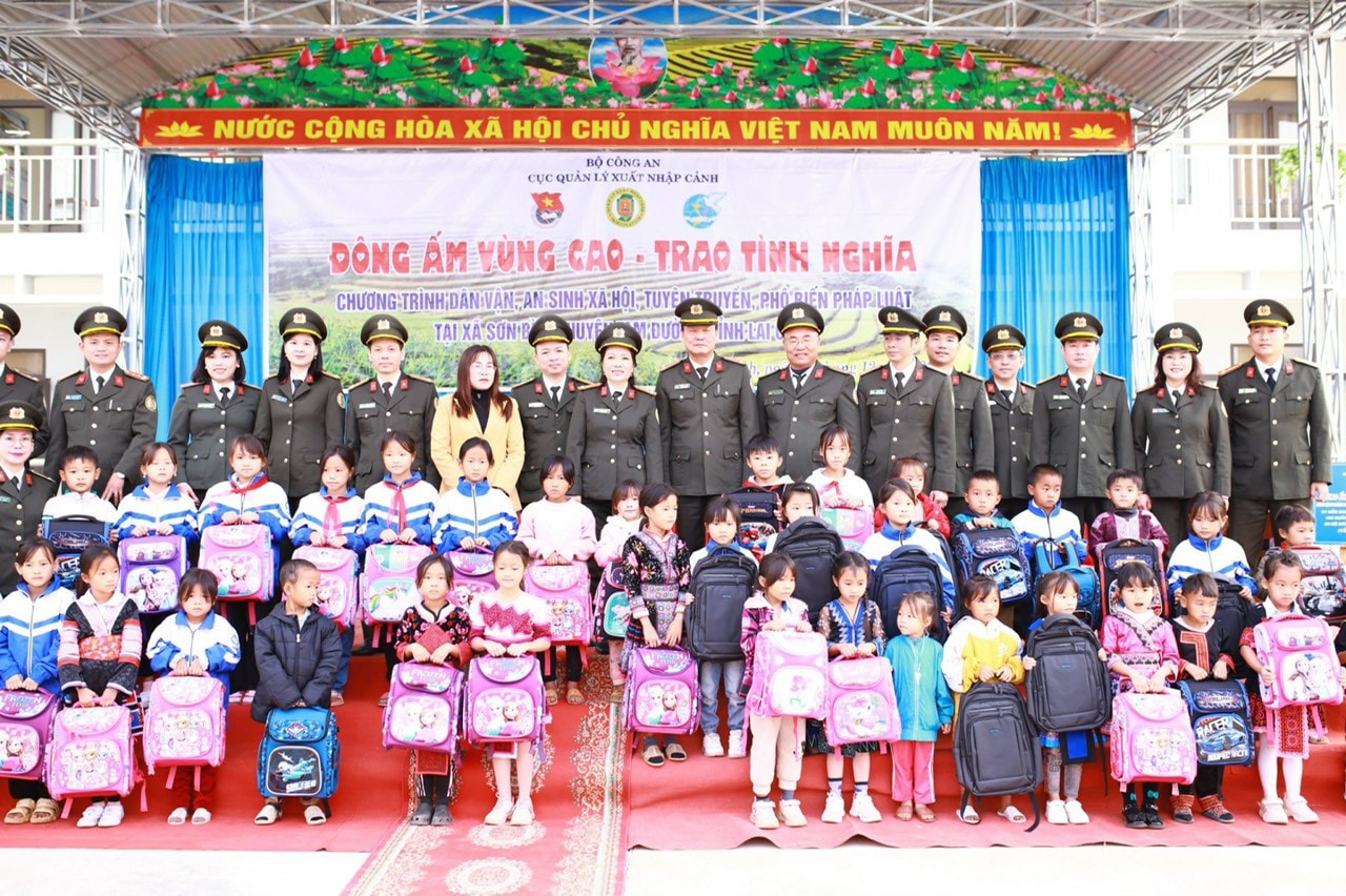 Mang đông ấm về với vùng cao -0