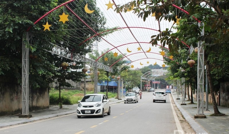 Các tuyến đường nội thị được đầu tư đồng bộ, đáp ứng các tiêu chí phát triển đô thị Phổ Yên - ẢNH TRỊNH PHƯƠNG