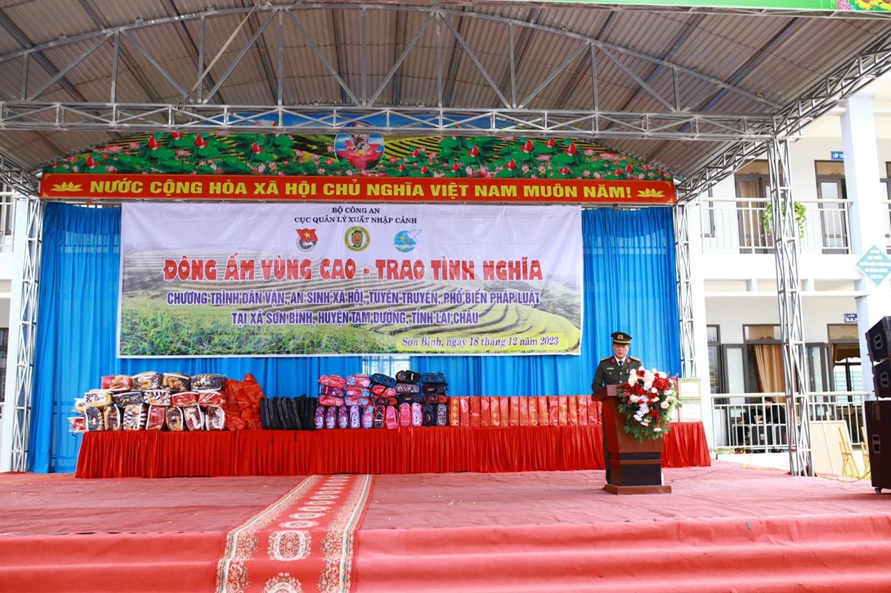 Mang đông ấm về với vùng cao -0