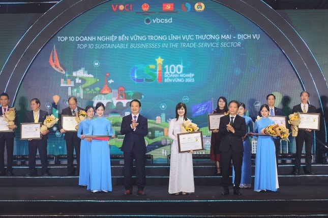 BIDV - Top 10 Doanh nghiệp bền vững lĩnh vực thương mại - dịch vụ -0
