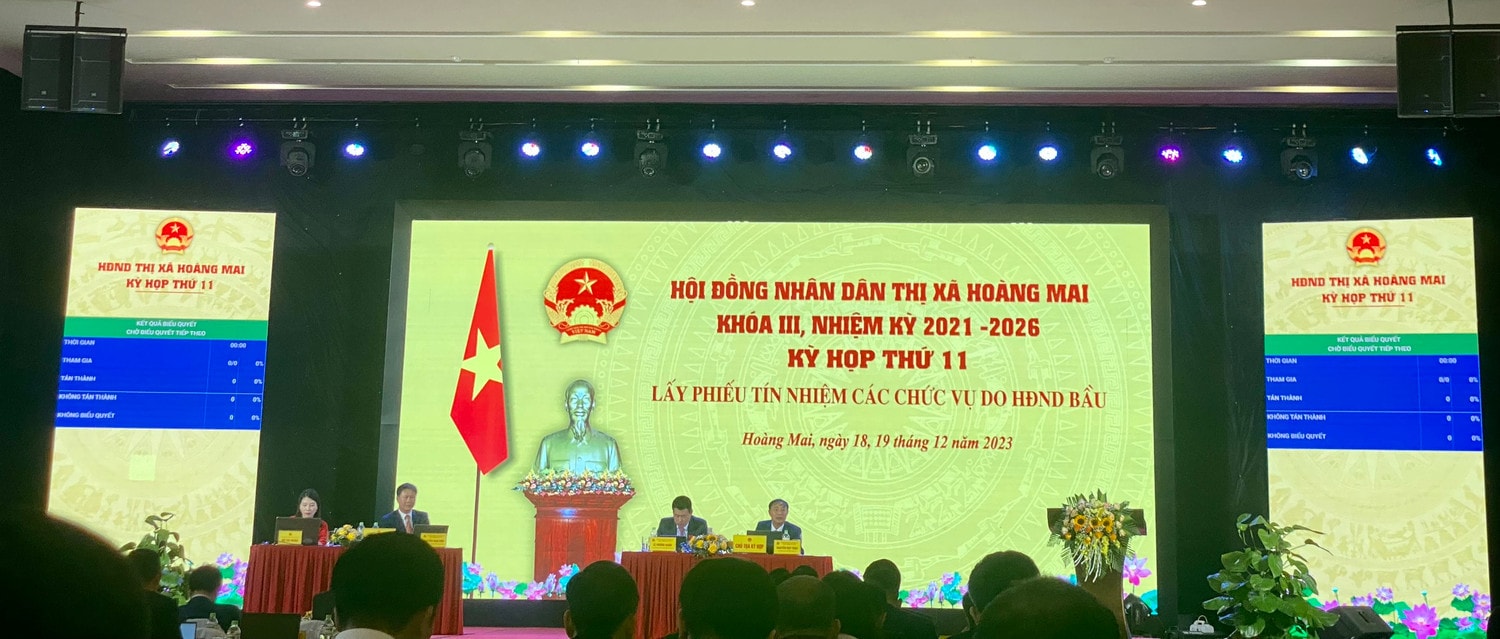 Thị xã Hoàng Mai: Chủ tịch HĐND thị xã và Chủ tịch UBND thị xã đều đạt 96,77% số phiếu tín nhiệm cao -0