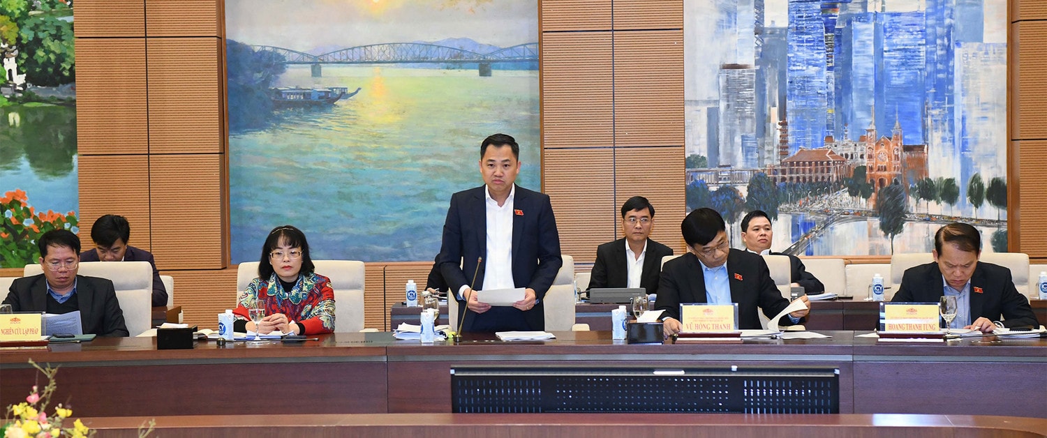 Chủ tịch Quốc hội Vương Đình Huệ chủ trì làm việc về dự án Luật Các tổ chức tín dụng (sửa đổi) -1