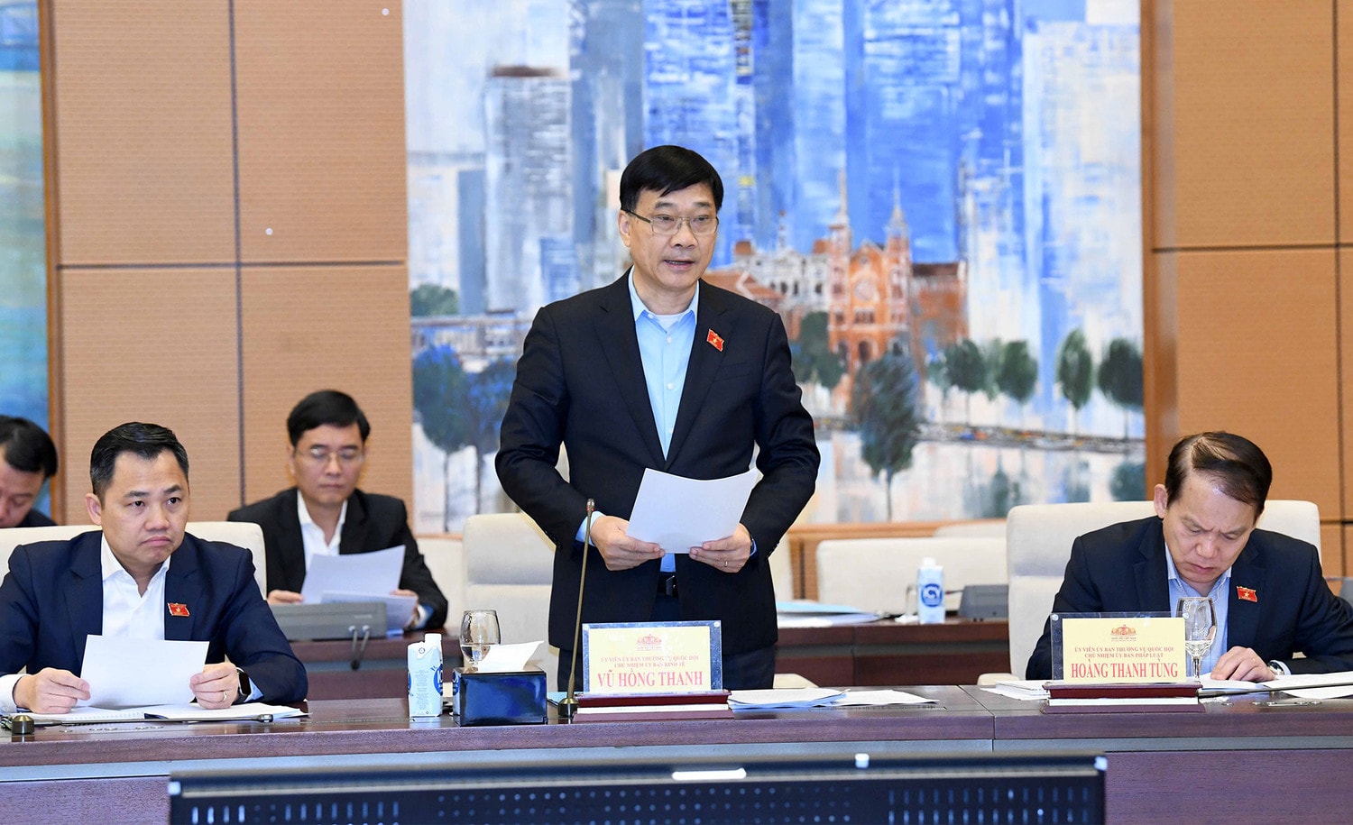 Chủ tịch Quốc hội Vương Đình Huệ chủ trì làm việc về dự án Luật Các tổ chức tín dụng (sửa đổi) -0
