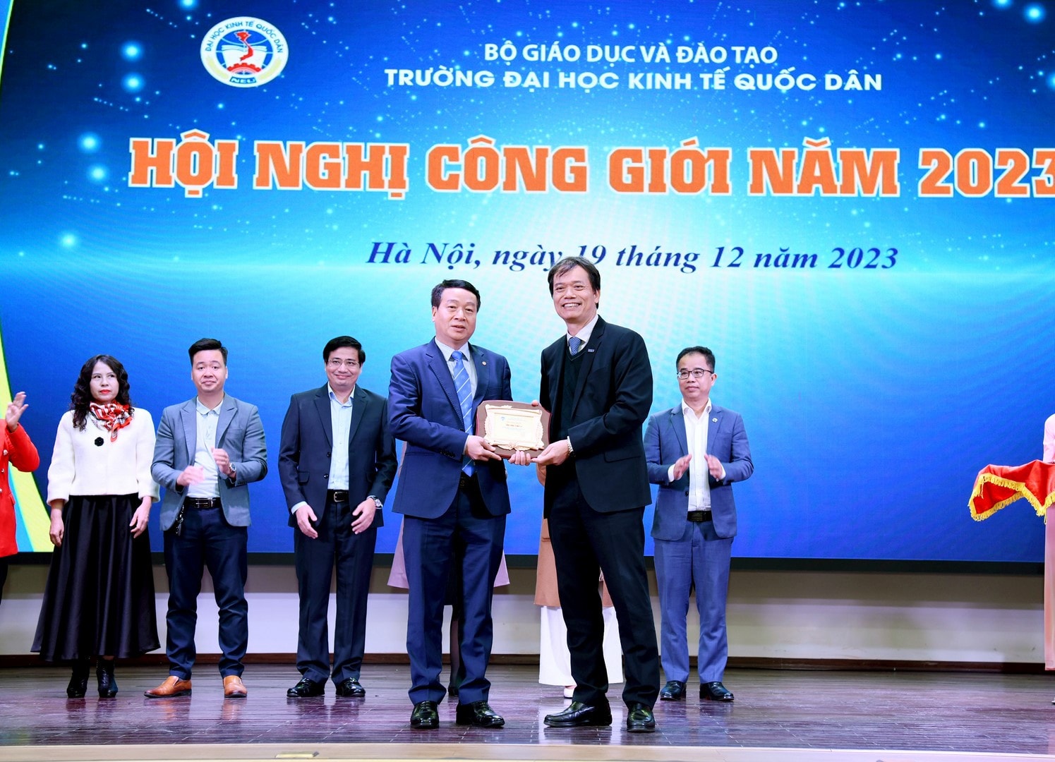 Gắn kết giữa doanh nghiệp, tổ chức chính trị xã hội và trường đại học tạo đột phá trong đổi mới nội dung giảng dạy -1