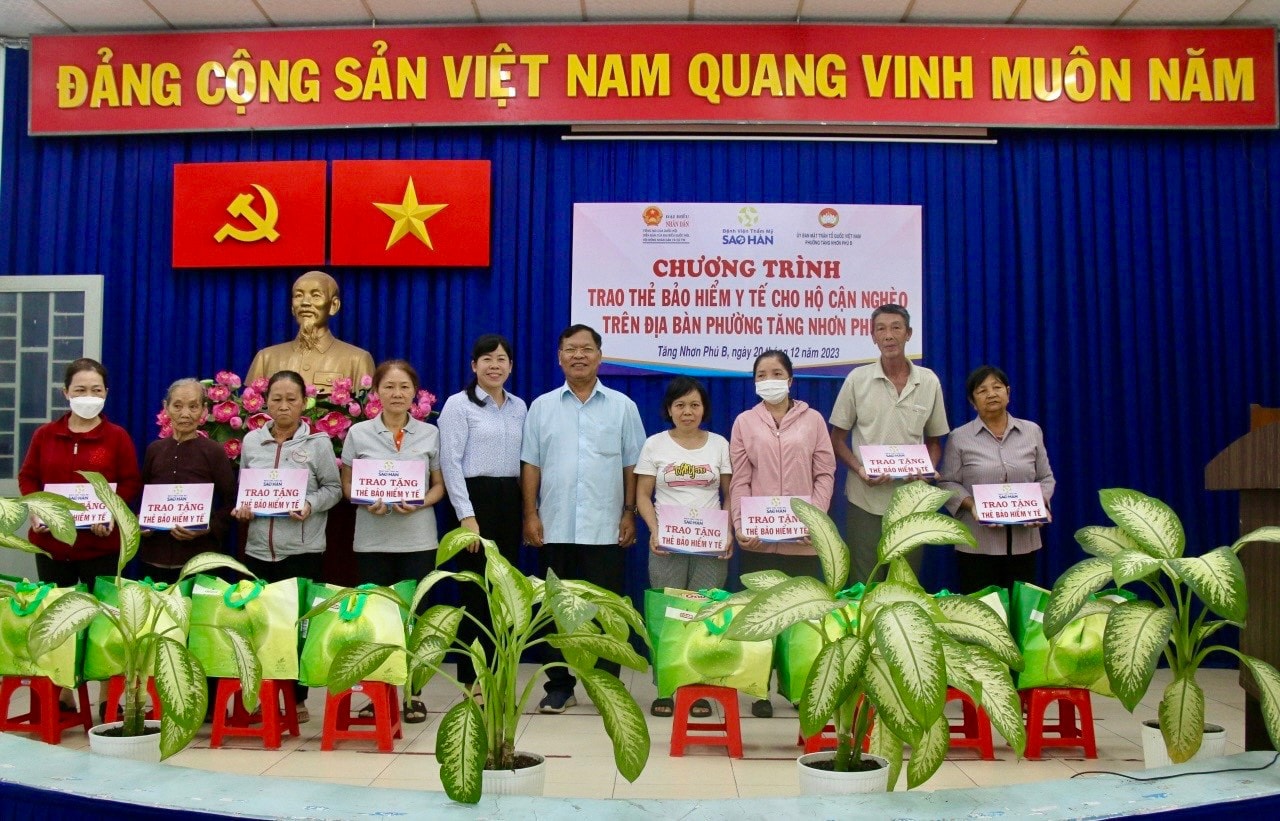 TP. Hồ Chí Minh: Bệnh viện Thẩm mỹ Sao Hàn đồng hành chăm lo sức khỏe cho người nghèo -0