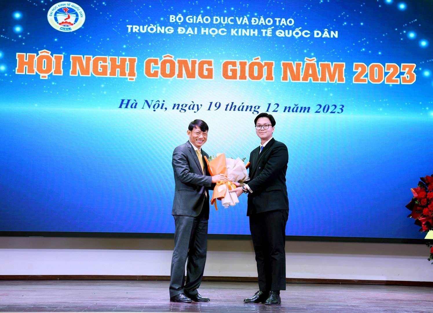 Trường ĐH Kinh tế Quốc dân gắn kết doanh nghiệp, tổ chức chính trị xã hội tạo đột phá trong giảng dạy ảnh 3 Gắn kết giữa doanh nghiệp, tổ chức chính trị xã hội và trường đại học tạo đột phá trong đổi mới nội dung giảng dạy -0