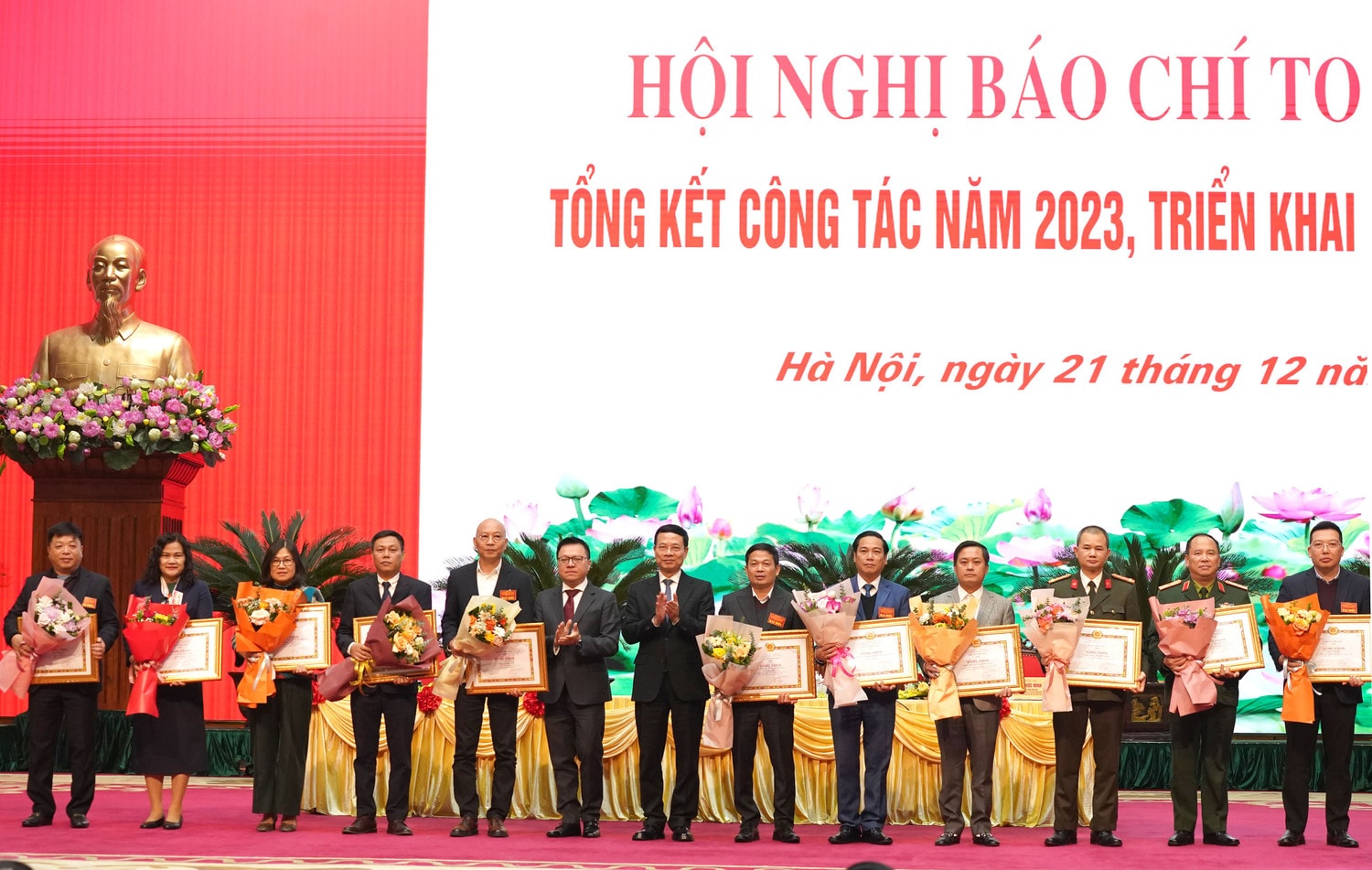 Hội nghị báo chí toàn quốc tổng kết công tác năm 2023, triển khai nhiệm vụ năm 2024 ảnh 8 Hội nghị báo chí toàn quốc tổng kết công tác năm 2023 triển khai nhiệm vụ năm 2024 -0