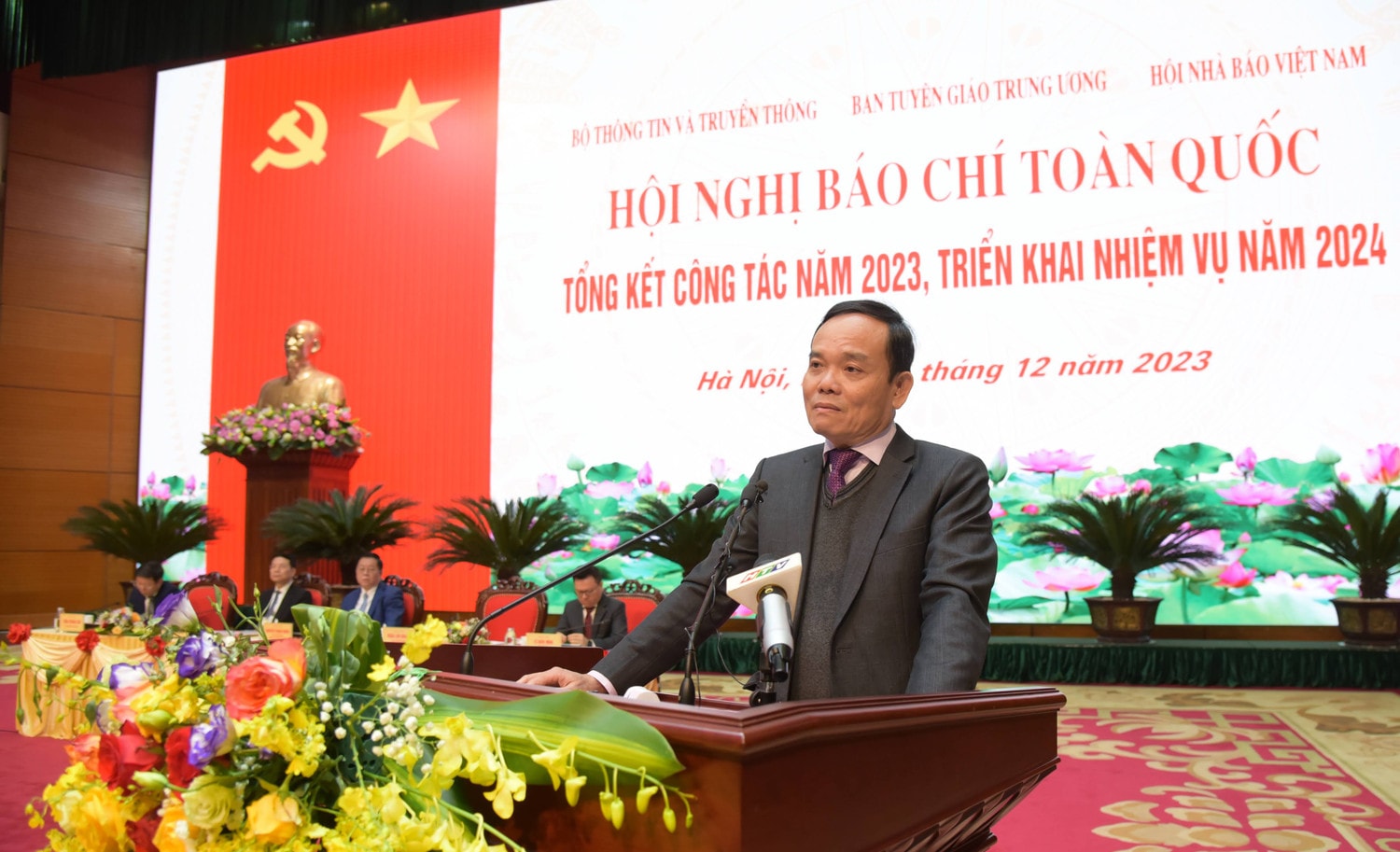 Hội nghị báo chí toàn quốc tổng kết công tác năm 2023, triển khai nhiệm vụ năm 2024 ảnh 5 Hội nghị báo chí toàn quốc tổng kết công tác năm 2023 triển khai nhiệm vụ năm 2024 -3