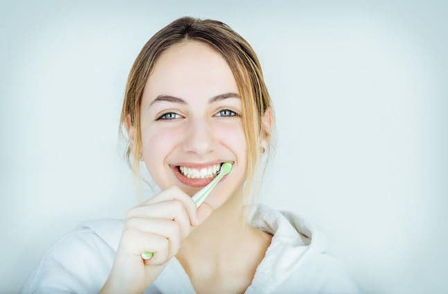 Những sai lầm nghiêm trọng cần tránh trong chăm sóc răng miệng -0