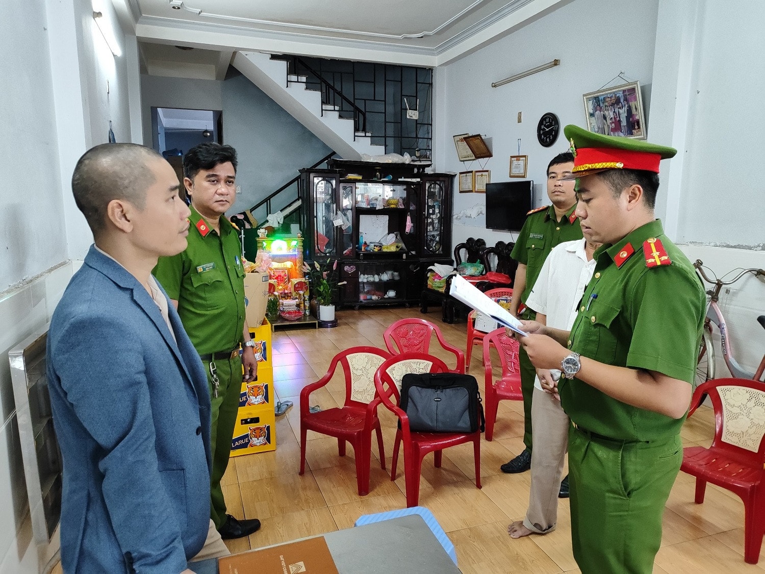 Đà Nẵng mở rộng điều tra vụ án đưa, nhận hối lộ tại UBND quận Cẩm Lệ -0