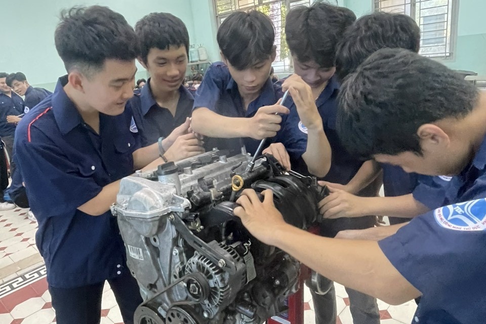TP. Hồ Chí Minh: Còn 2.385 trường hợp chưa thực hiện chính sách miễn, giảm học phí -0