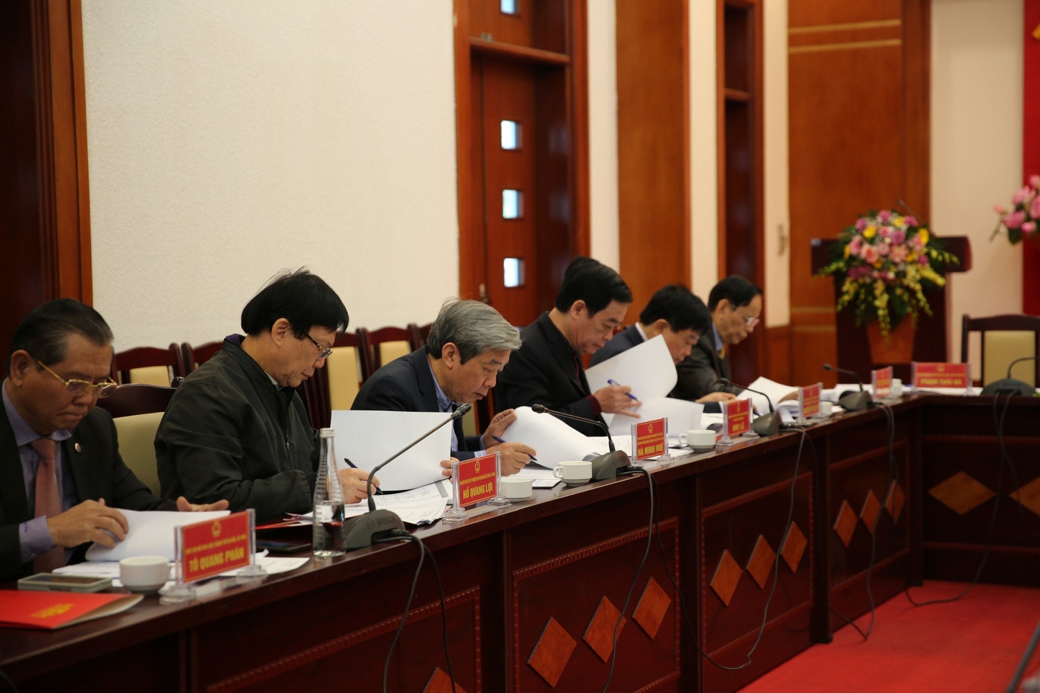 Họp Hội đồng chấm Chung khảo Giải Diên Hồng lần thứ Hai 