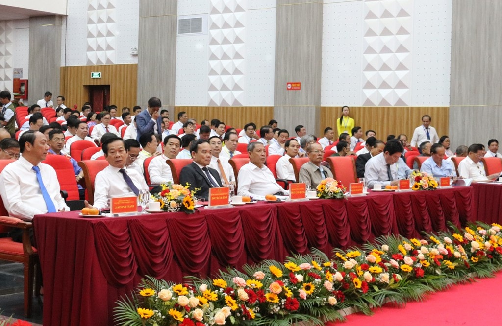 Các đại biểu tham dự Hội nghị công bố quy hoạch, xúc tiến đầu tư tại Kiên Giang Phó Thủ tướng Trần Lưu Quang dự Hội nghị công bố quy hoạch, xúc tiến đầu tư tại Kiên Giang