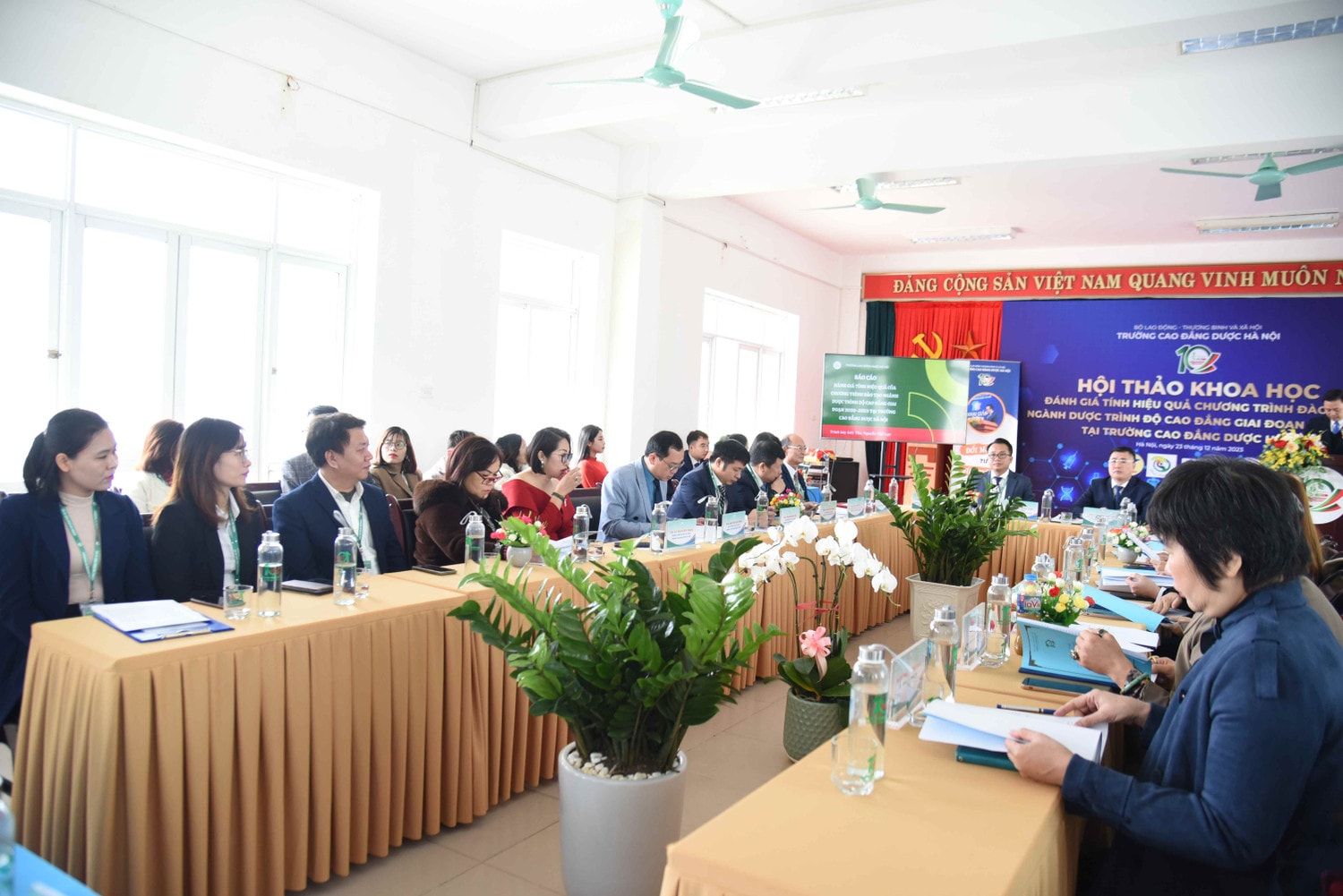 Trường Cao đẳng Dược Hà Nội gắn kết doanh nghiệp tạo đột phá trong chương trình giảng dạy -0