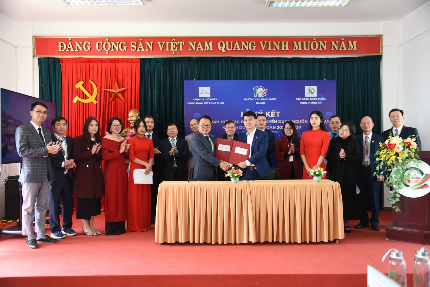 Trường Cao đẳng Dược Hà Nội gắn kết doanh nghiệp tạo đột phá trong chương trình giảng dạy -1