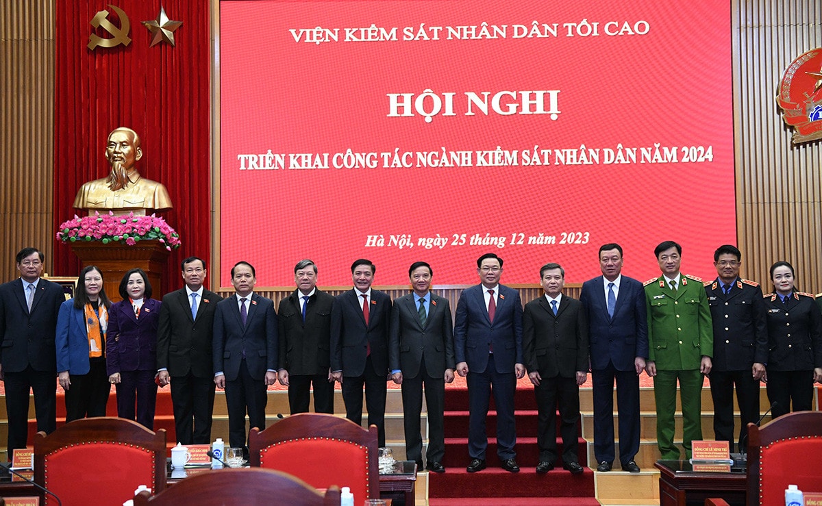 Chủ tịch Quốc hội Vương Đình Huệ: Tiếp tục hoàn thiện thể chế để Viện kiểm sát thực hiện tốt chức năng thực hành quyền công tố -1