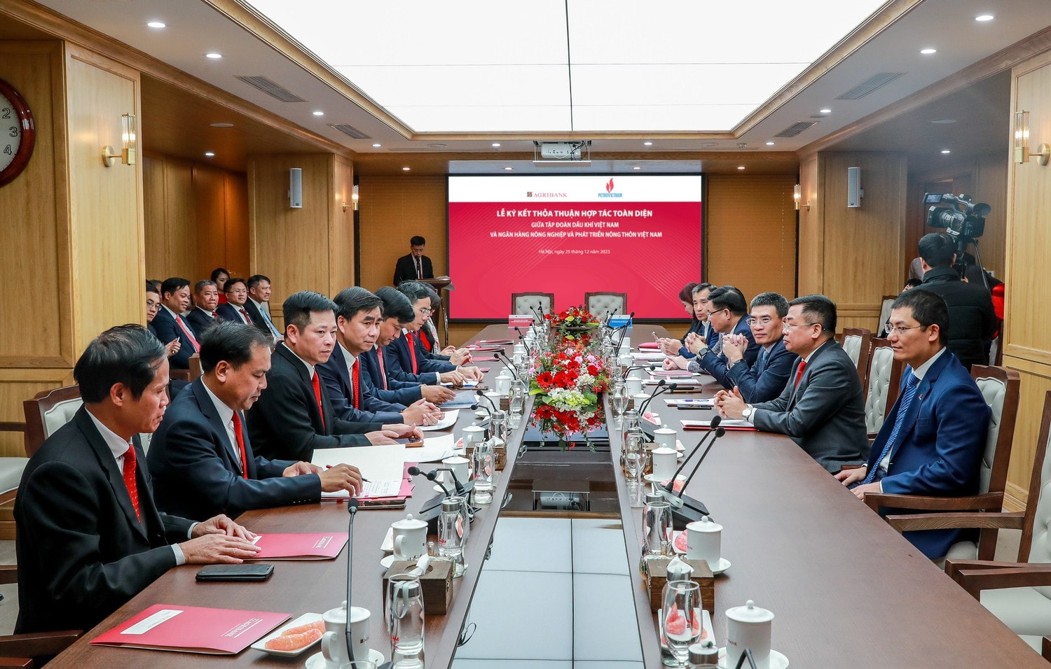 Agribank và Tập đoàn Dầu khí Việt Nam ký kết thỏa thuận hợp tác toàn diện -0