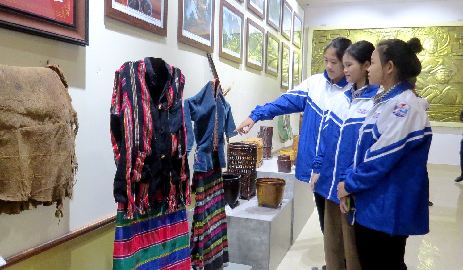 Quảng Bình: Giá trị văn hóa của đồng bào dân tộc thiểu số qua 100 hiện vật sống động -0