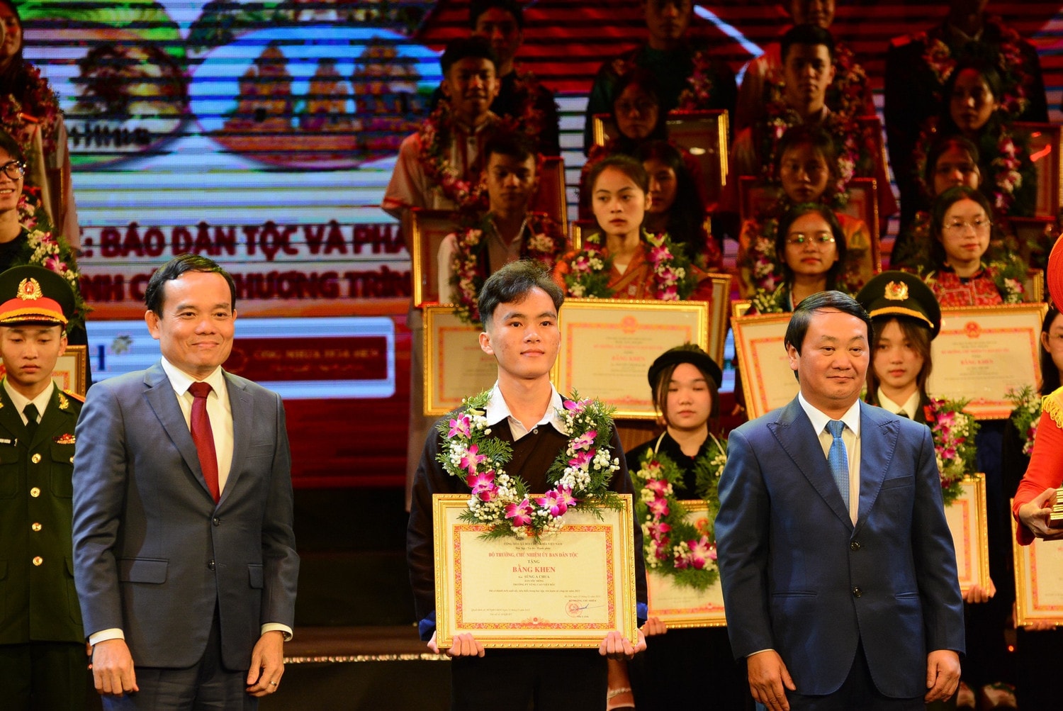 Tuyên dương 143 học sinh, sinh viên, thanh niên dân tộc thiểu số xuất sắc, tiêu biểu năm 2023 -0