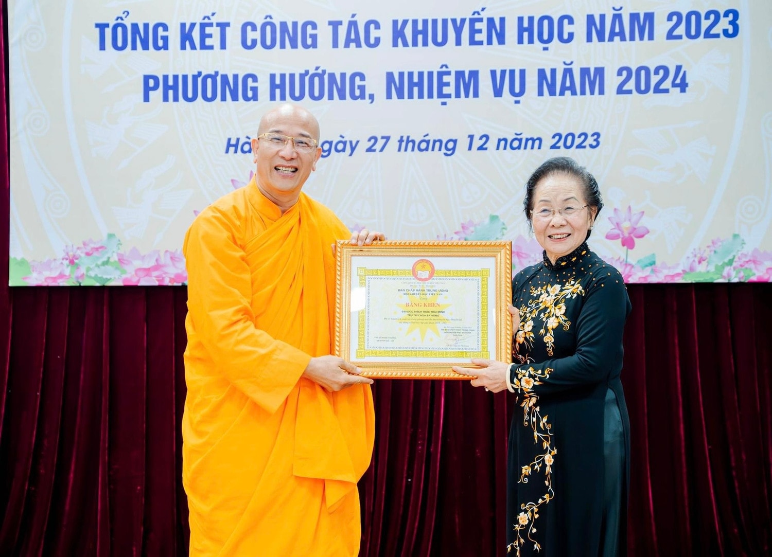 Chùa Ba Vàng ủng hộ Chương trình Nhân tài Đất Việt 500 triệu đồng -0