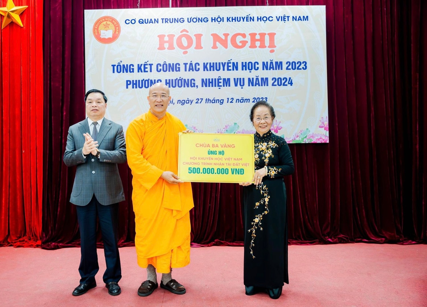 Chùa Ba Vàng ủng hộ Chương trình Nhân tài Đất Việt 500 triệu đồng -0