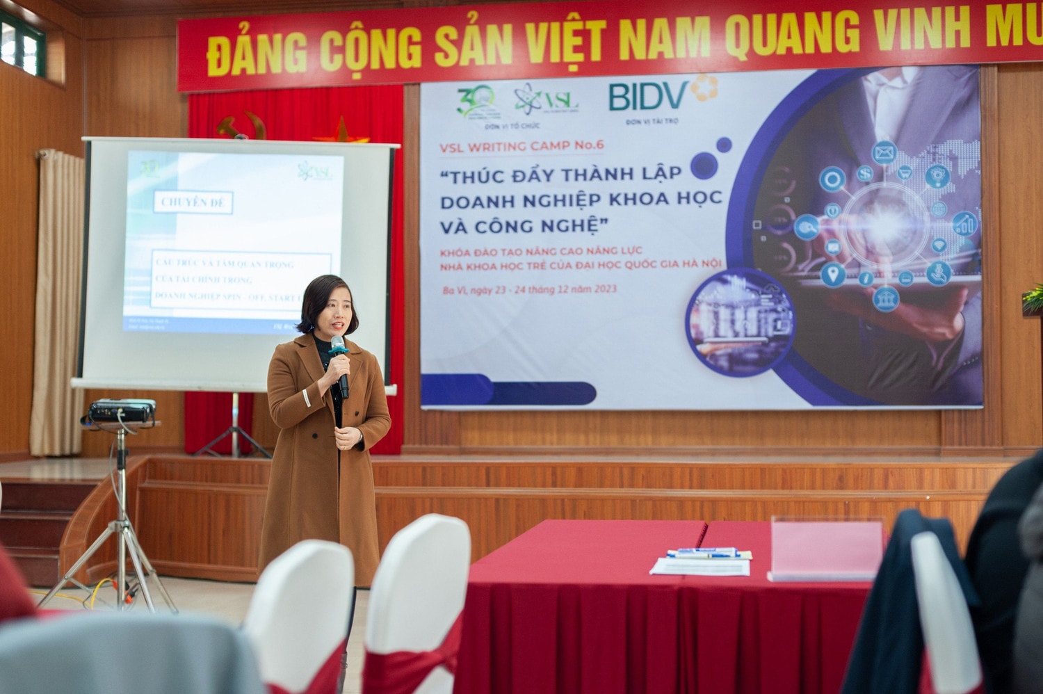 Đại học Quốc gia Hà Nội thúc đẩy thành lập doanh nghiệp khoa học và công nghệ -0