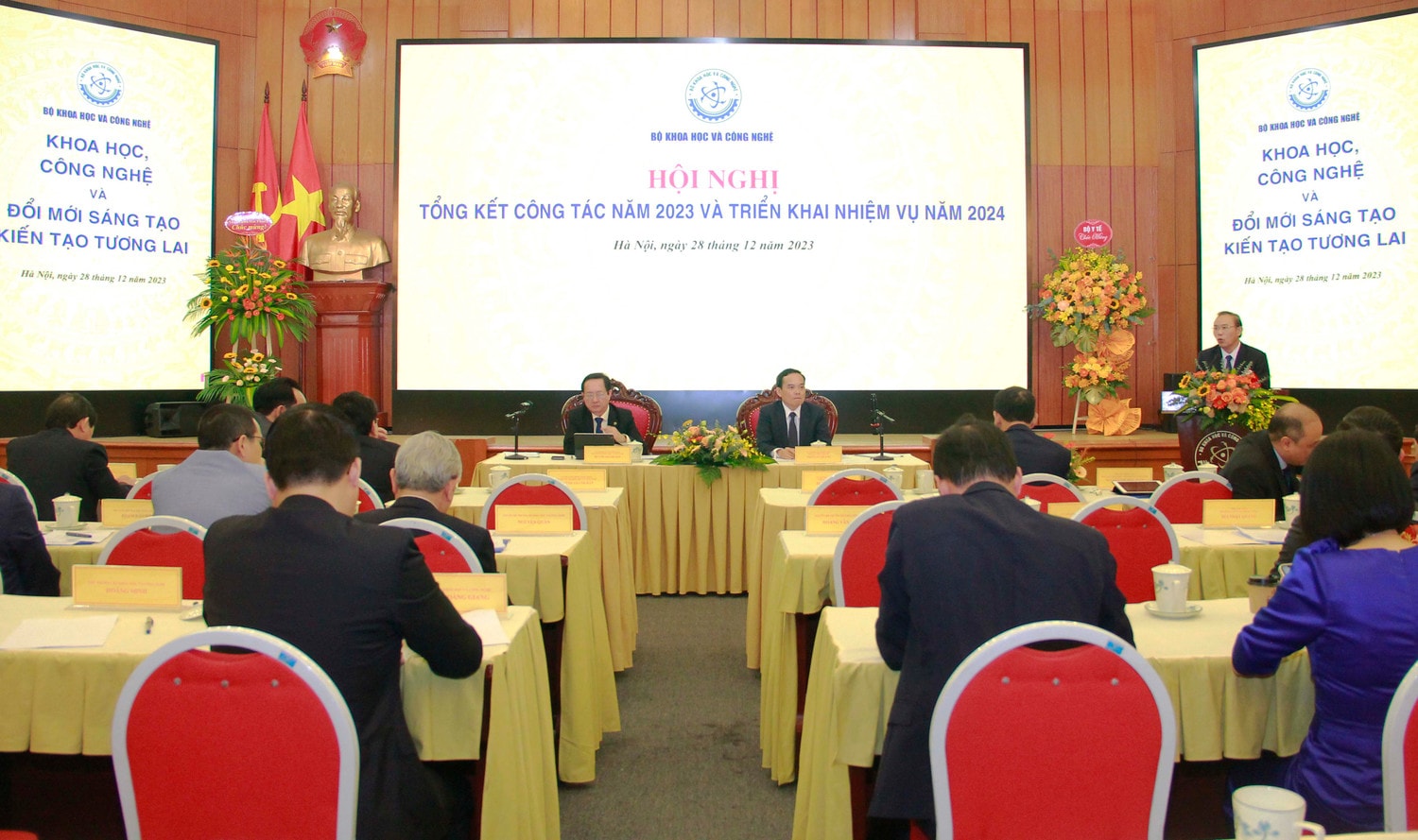 Đổi mới toàn diện, đột phá trong tư duy hoạch định chính sách, pháp luật về khoa học, công nghệ ảnh 4 Thực hiện đồng bộ các nhóm giải pháp lớn về phát triển hệ thống đổi mới sáng tạo quốc gia