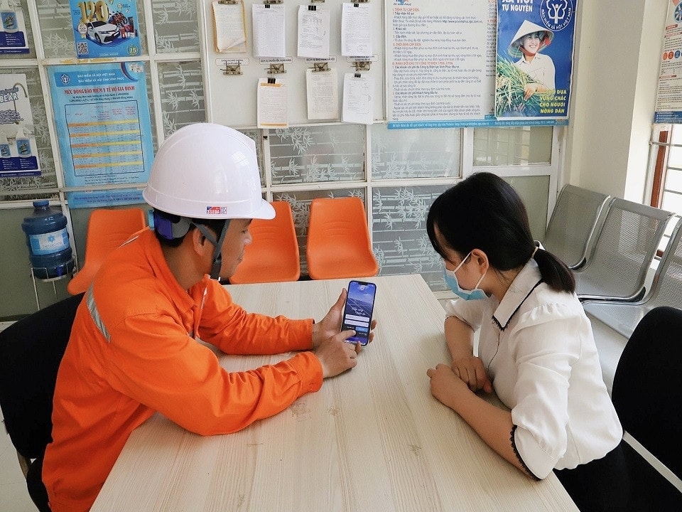 EVNNPC lấy khách hàng làm trung tâm của quá trình chuyển đổi số -0