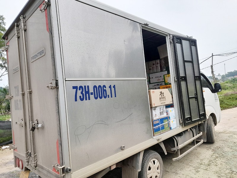 Quảng Bình: Phát hiện nhiều thực phẩm không rõ nguồn gốc đang trên đường vận chuyển -0