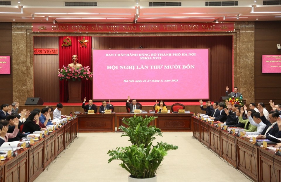 Hội nghị Ban Chấp hành Đảng bộ Thành phố Hà Nội lần thứ 14. Ảnh: Văn Anh