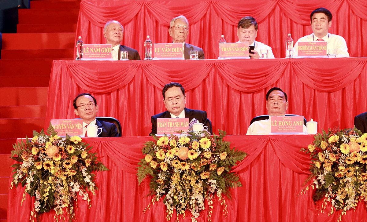 Chủ tịch nước Võ Văn Thưởng dự Lễ kỷ niệm 20 năm thành lập Thành phố Cần Thơ -0