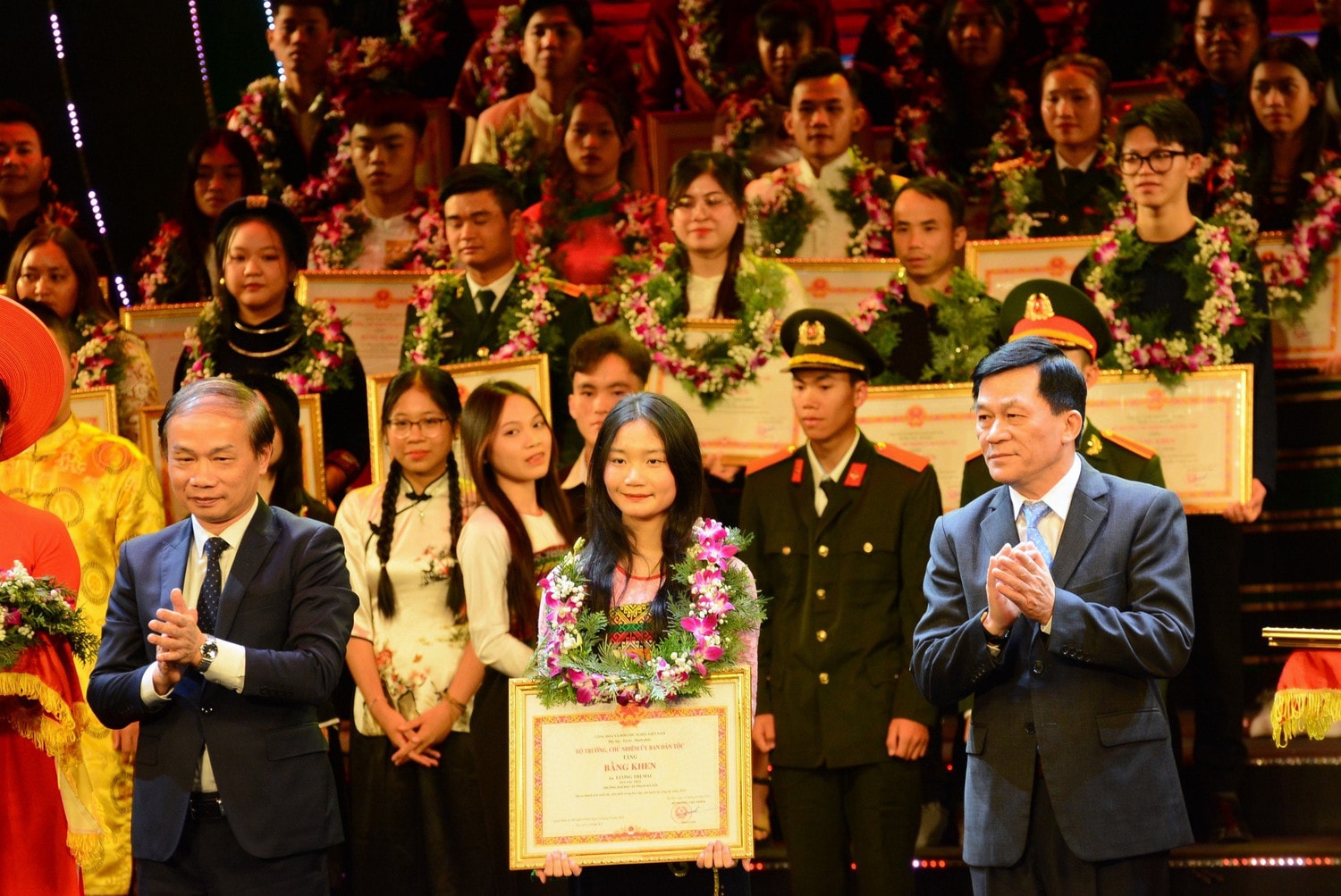 Nữ sinh tới từ “bản xa nhất, xã xa nhất, huyện xa nhất của tỉnh Thanh Hoá” và hành trình trở thành Á khoa khối C00 tỉnh -0