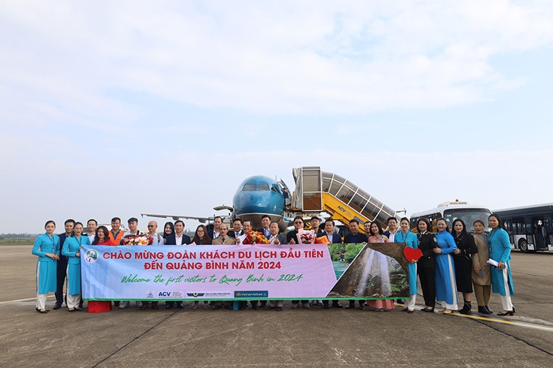 Quảng Bình đón những du khách đầu tiên đến Phong Nha - Kẻ Bàng và TP. Đồng Hới -0
