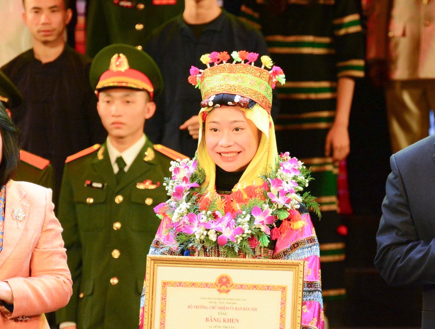 Nữ sinh người Lô Lô và mong ước đem văn hoá dân tộc lan toả -0