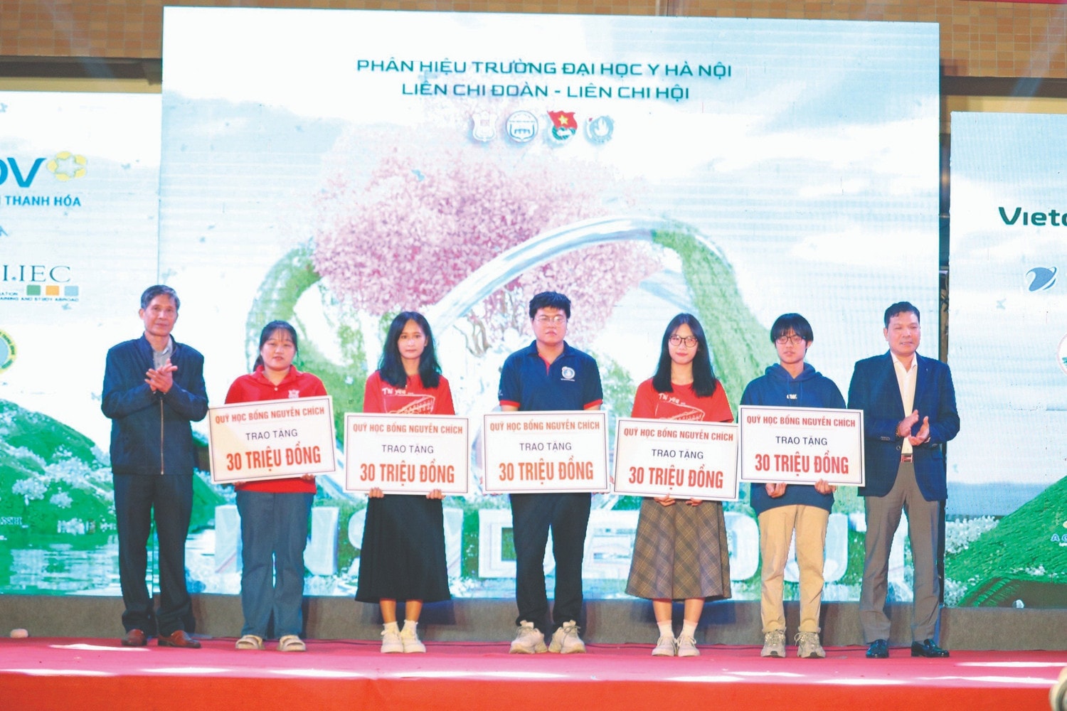 Quỹ học bổng Nguyễn Chích - nâng cánh những khát vọng xanh -0