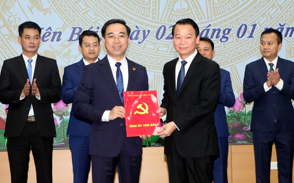 Yên Bái công bố và triển khai các quyết định về công tác cán bộ -0