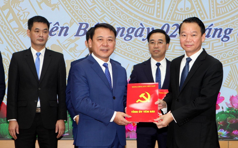 Yên Bái công bố và triển khai các quyết định về công tác cán bộ -0