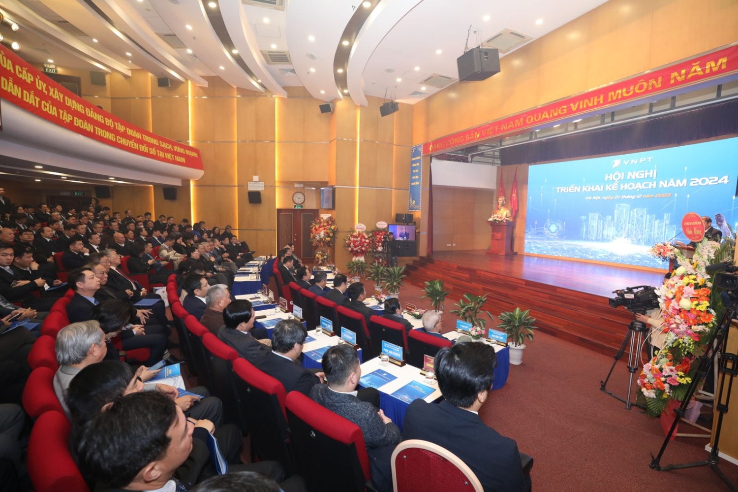 VNPT hoàn thành xuất sắc các chỉ tiêu kinh doanh năm 2023 -0