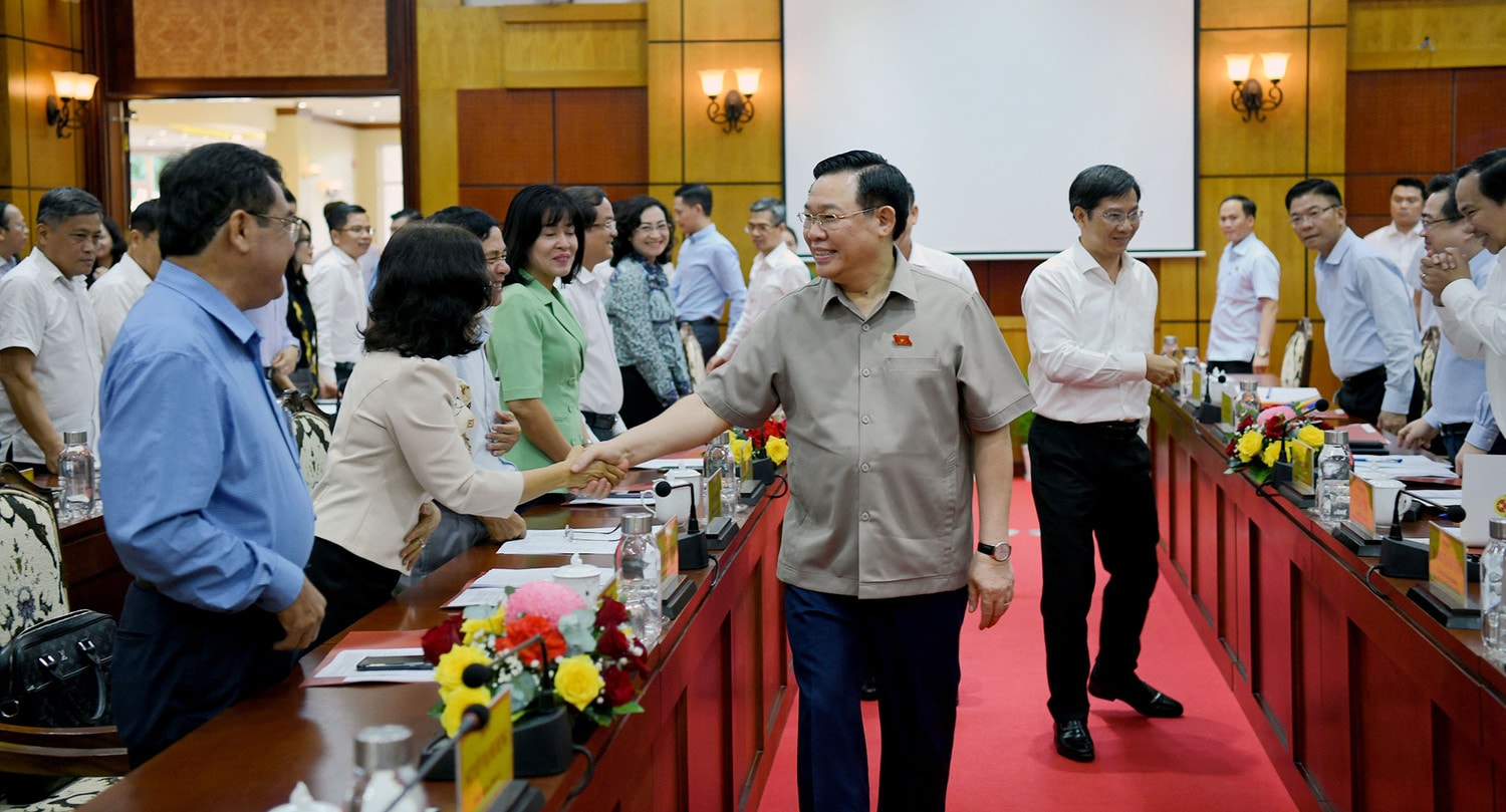 Chủ tịch Quốc hội Vương Đình Huệ làm việc với Ban Thường vụ Tỉnh ủy Tây Ninh -0