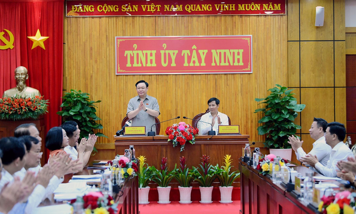 Chủ tịch Quốc hội Vương Đình Huệ làm việc với Ban Thường vụ Tỉnh ủy Tây Ninh -0