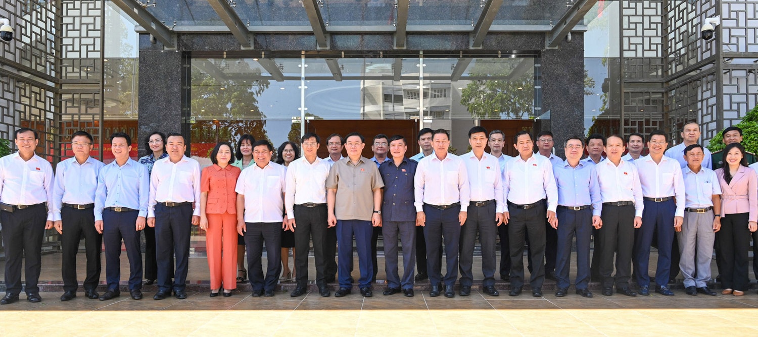 Chủ tịch Quốc hội Vương Đình Huệ làm việc với Ban Thường vụ Tỉnh ủy Tây Ninh