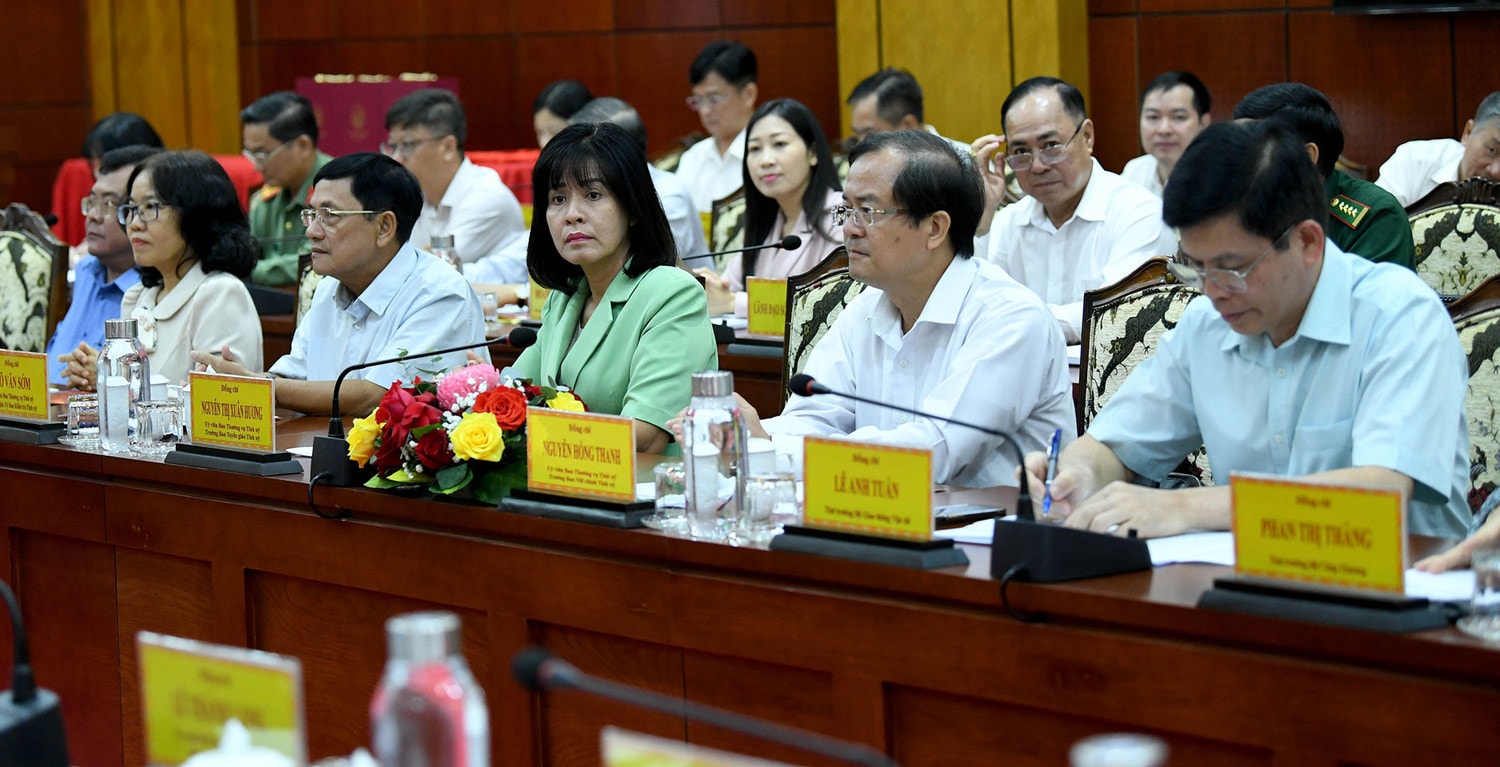 Chủ tịch Quốc hội Vương Đình Huệ làm việc với Ban Thường vụ Tỉnh ủy Tây Ninh -0