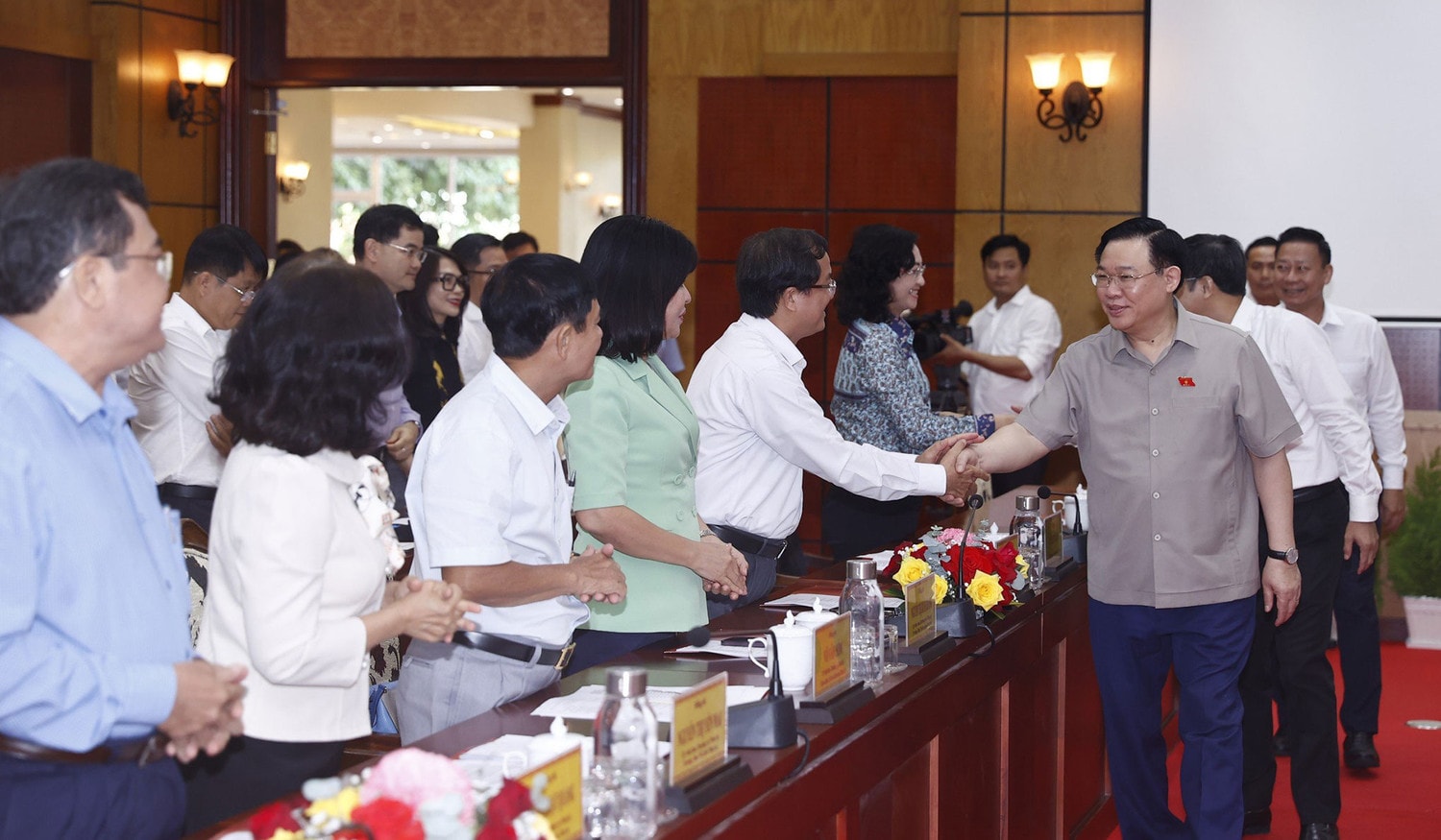 Chủ tịch Quốc hội Vương Đình Huệ làm việc với Ban Thường vụ Tỉnh ủy Tây Ninh -0