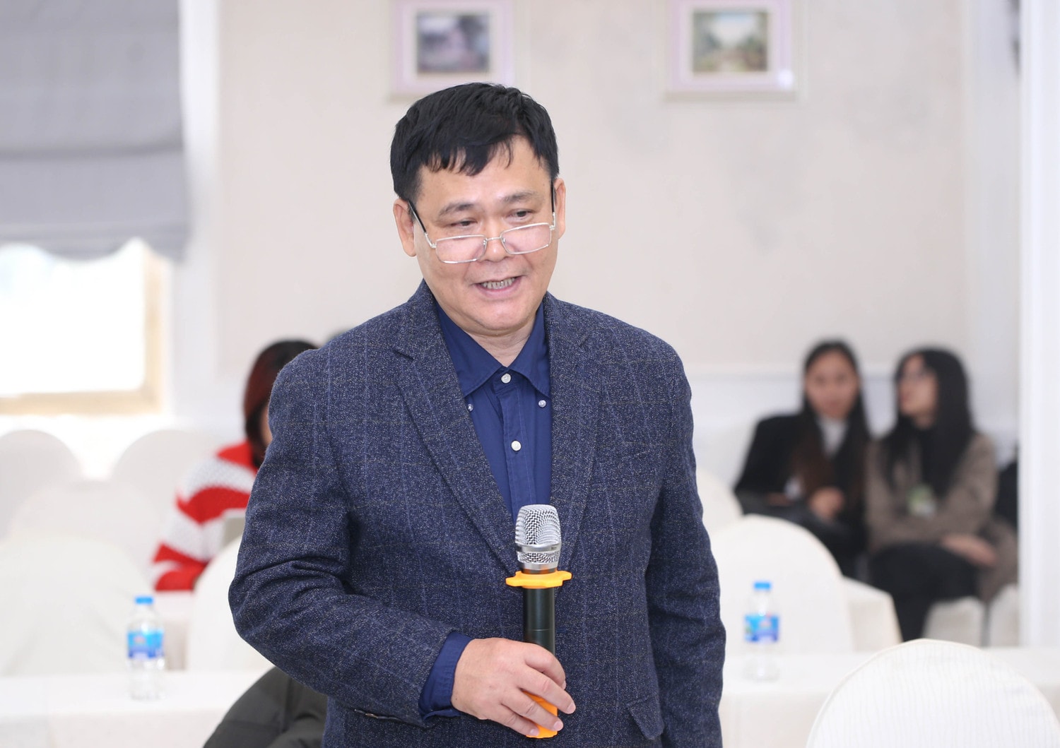 Nguyên Phó Viện trưởng Viện Nghiên cứu quản lý kinh tế Trung ương, PGS. TS Trần Kim Chung phát biểu tại hội thảo Kinh tế Việt Nam năm 2024 có nhiều dấu tích cực -0