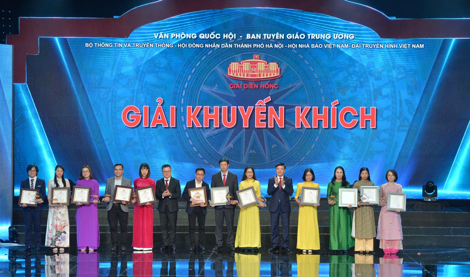 Chủ tịch Quốc hội Vương Đình Huệ dự Lễ trao Giải Diên Hồng lần thứ Hai - năm 2024