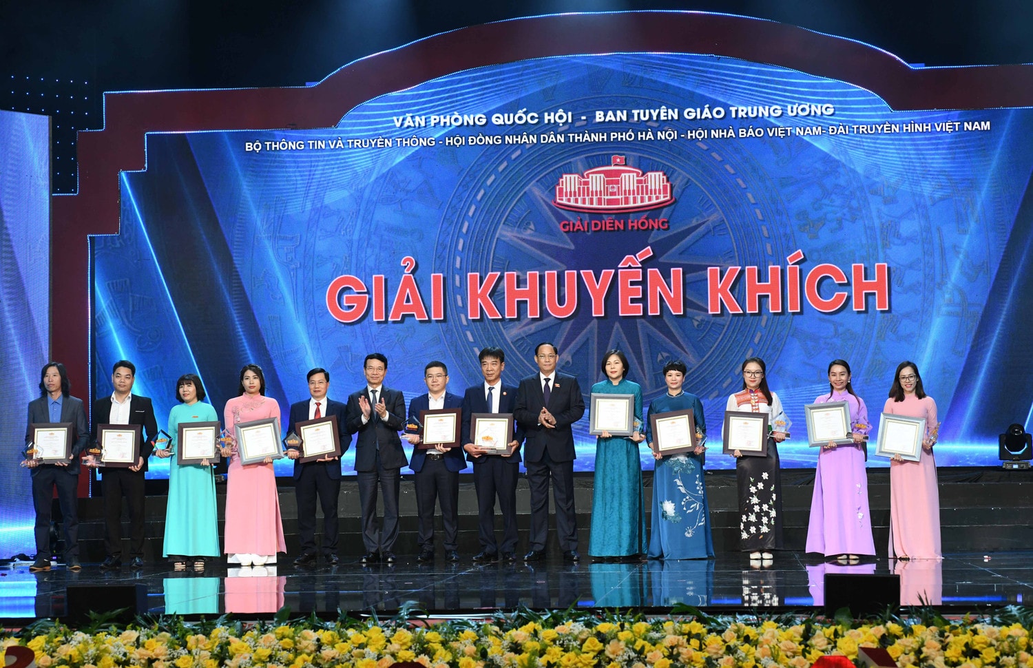 Chủ tịch Quốc hội Vương Đình Huệ dự Lễ trao Giải Diên Hồng lần thứ Hai - năm 2024