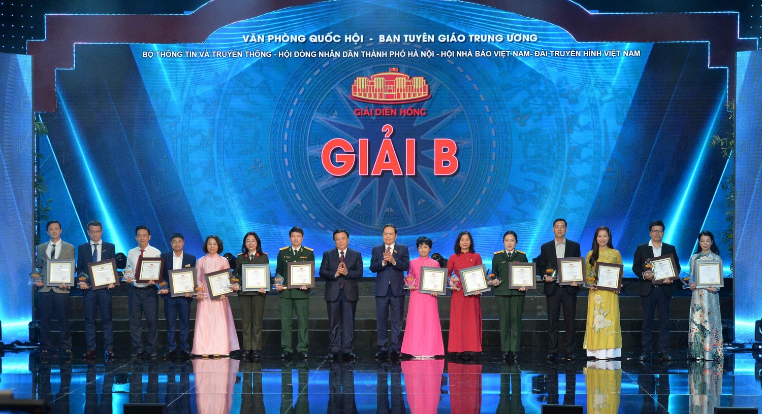 Chủ tịch Quốc hội Vương Đình Huệ dự Lễ trao Giải Diên Hồng lần thứ Hai - năm 2024