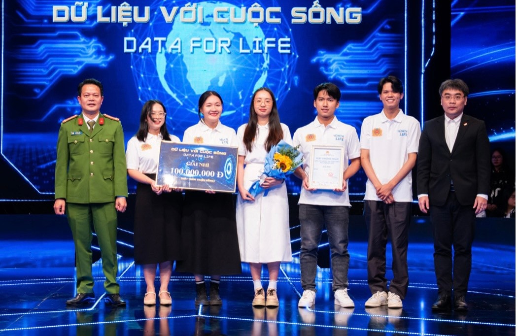 Vinh danh 5 đội có phần thi xuất sắc cuộc thi Data For Life -0
