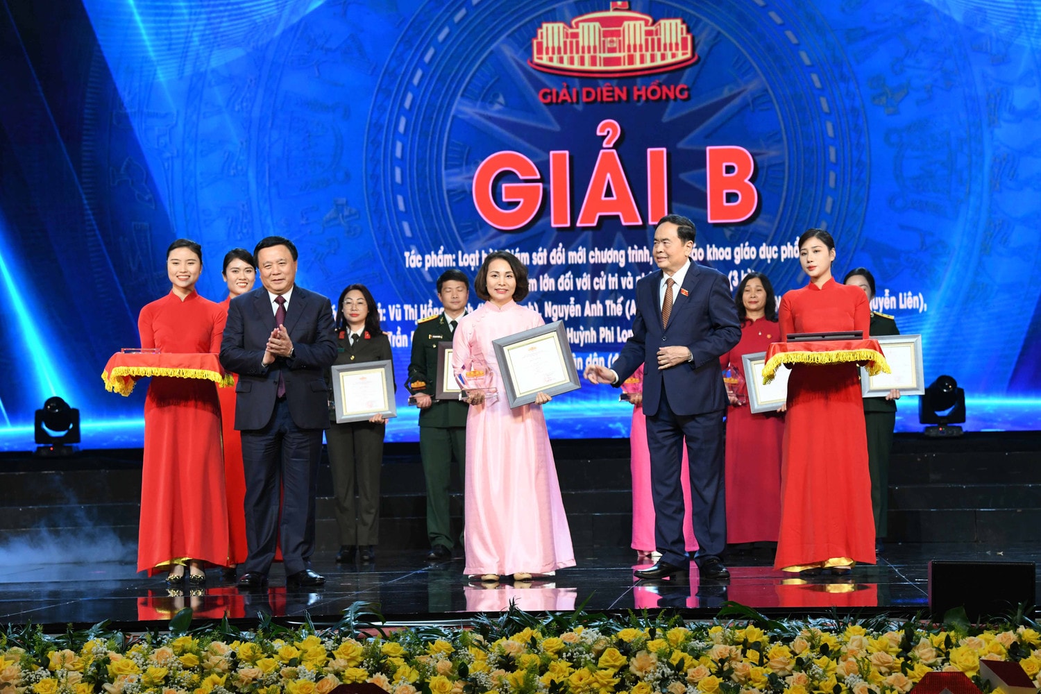 Phản ánh sâu sắc hoạt động của Quốc hội, Hội đồng nhân dân, cổ vũ khát vọng, ý chí tự lực, tự cường của Nhân dân ảnh 6 Phản ánh sâu sắc hoạt động của Quốc hội, Hội đồng nhân dân, cổ vũ khát vọng, ý chí tự lực, tự cường của Nhân dân -0